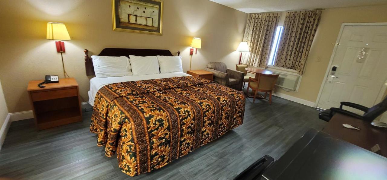 Regency Travel Inn Hayti Eksteriør billede